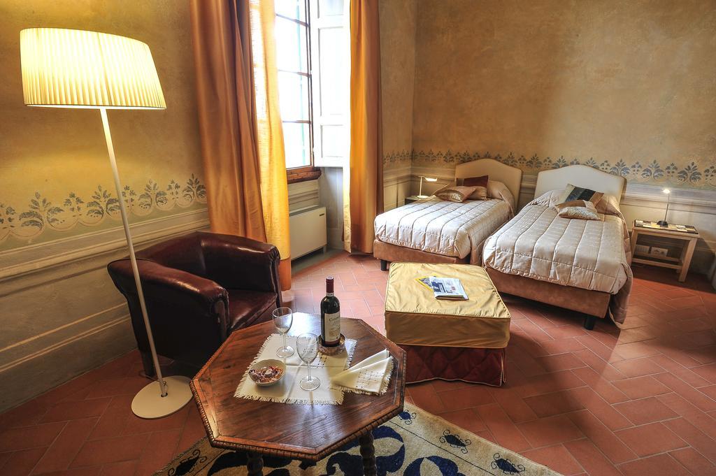 Torre Dei Lari Residenza D'Epoca Bed & Breakfast Florence Room photo